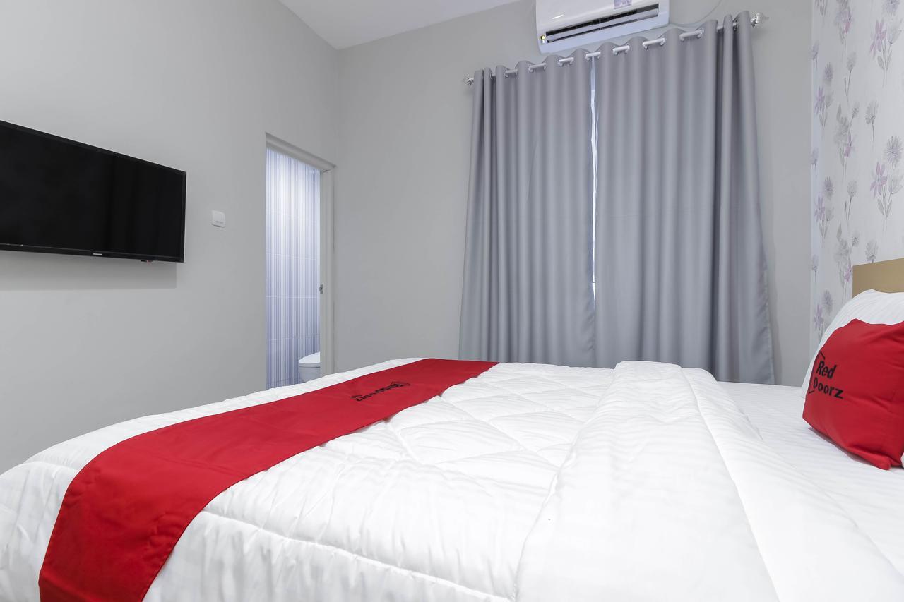 Reddoorz Syariah Near Metropolitan Mall Бекаси Экстерьер фото